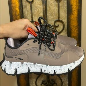 Tan Reebok woman size 7 1/2